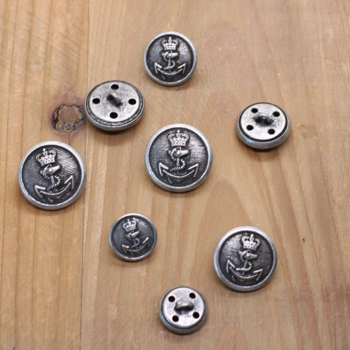 Bouton métallique blazer ENCRE MARINE - Argent Vieilli Mercerie Sélection Gaspard & Léonie | Gaspard et Léonie Tissus en ligne et Mercerie à Toulouse
