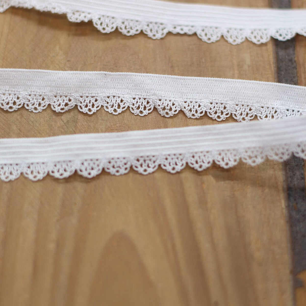 Elastique à picots Dentelle lingerie 12mm - Blanc (vendu x10cm) Mercerie Sélection Gaspard & Léonie | Gaspard et Léonie Tissus en ligne et Mercerie à Toulouse