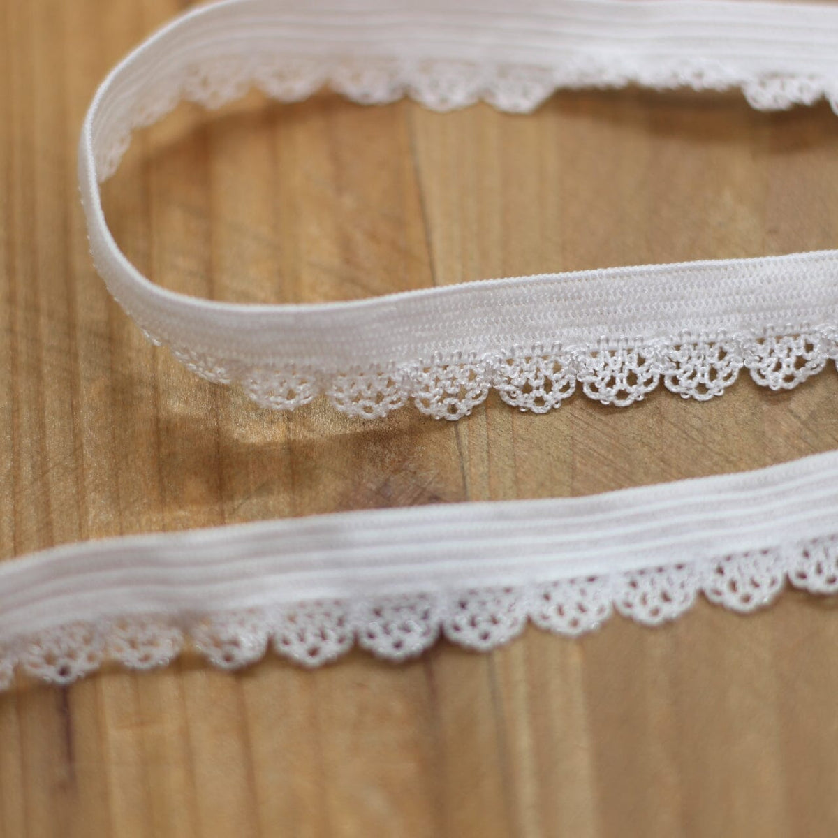 Elastique à picots Dentelle lingerie 12mm - Blanc (vendu x10cm) Mercerie Sélection Gaspard & Léonie | Gaspard et Léonie Tissus en ligne et Mercerie à Toulouse