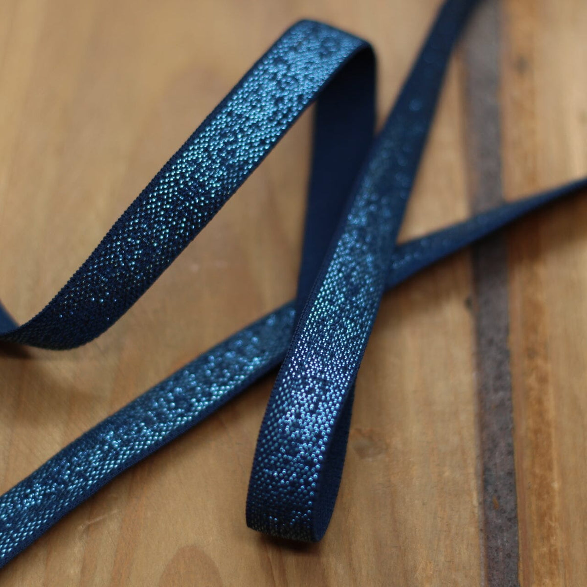 Elastique Lurex Bleu 10mm (Vendu x10cm) Mercerie Sélection Gaspard & Léonie | Gaspard et Léonie Tissus en ligne et Mercerie à Toulouse