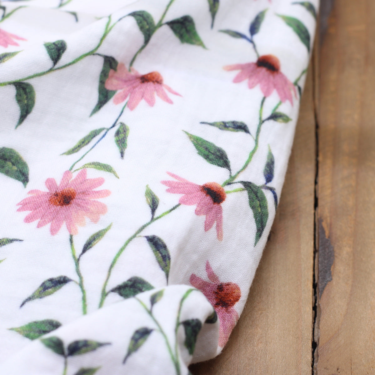 Tissu double Gaze de coton - PINK FLOWERS - Blanc POPPY DESIGNED (Vendu x10cm) Tissus POPPY Designed For You | Gaspard et Léonie Tissus en ligne et Mercerie à Toulouse