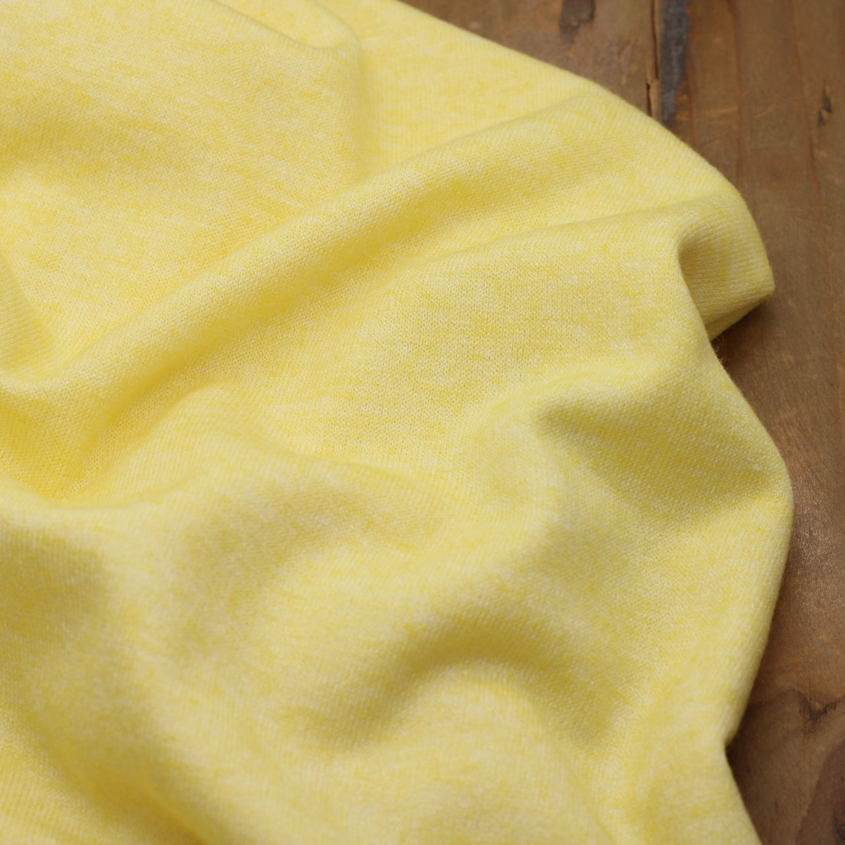 Tissu fines Mailles Viscose tricot - Jaune Chiné (Vendu x10cm) Tissus Sélection Gaspard & Léonie | Gaspard et Léonie Tissus en ligne et Mercerie à Toulouse