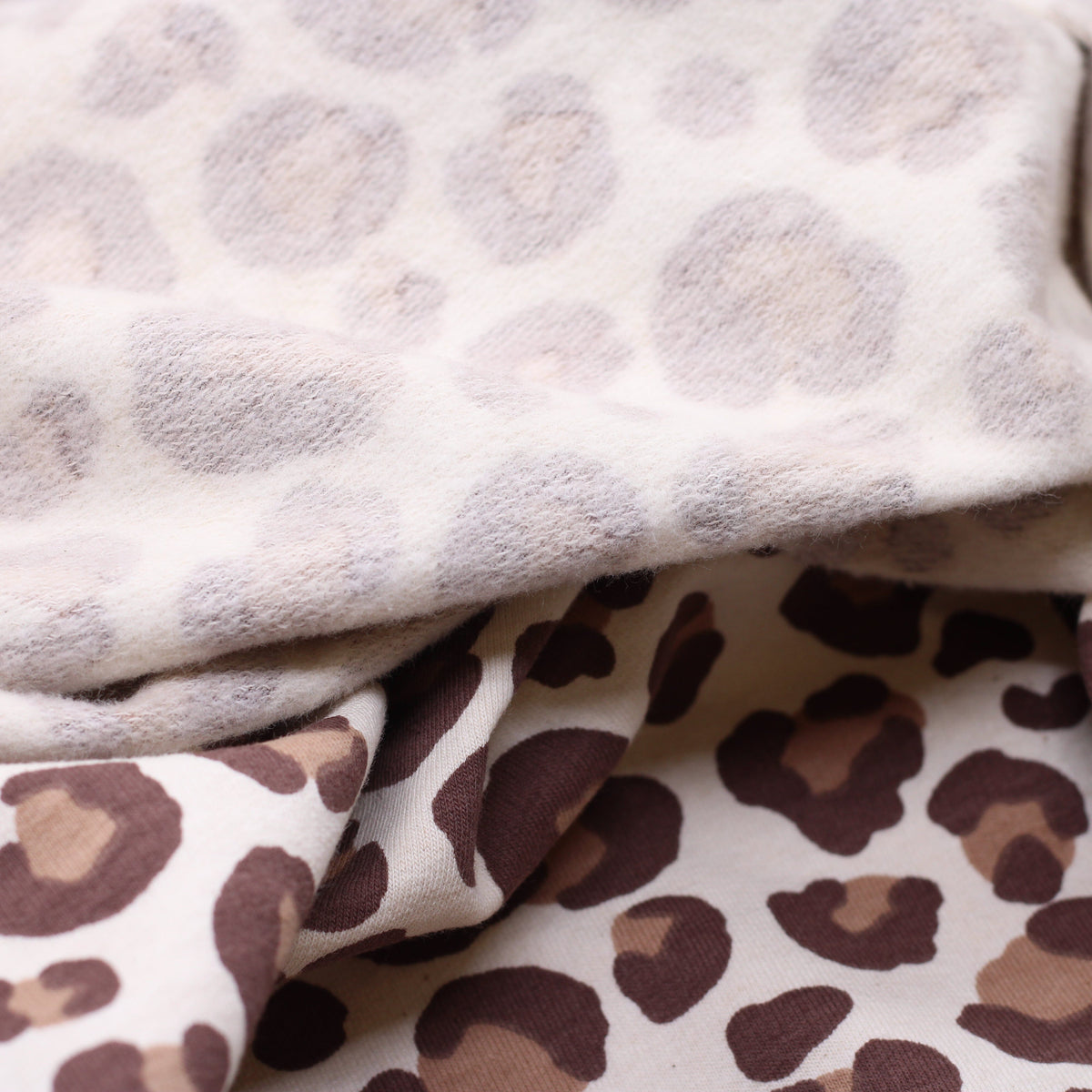 Tissu French terry - ANIMAL SKIN LEOPARD- Chocolat (Vendu x10cm) Tissus POPPY Designed For You | Gaspard et Léonie Tissus en ligne et Mercerie à Toulouse