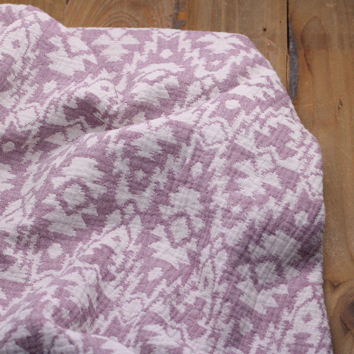 Tissu gaze de coton Jacquard INCA - Prune (Vendu x10cm) Tissus Sélection Gaspard & Léonie | Gaspard et Léonie Tissus en ligne et Mercerie à Toulouse