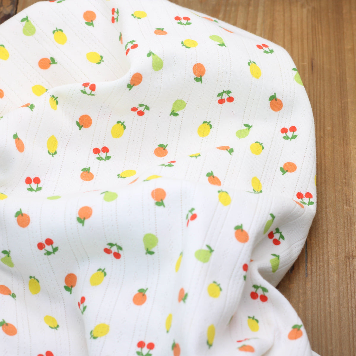 Tissu Jersey de coton Ajouré - FRUITS - Blanc cassé (Vendu x10cm) Tissus Sélection Gaspard & Léonie | Gaspard et Léonie Tissus en ligne et Mercerie à Toulouse