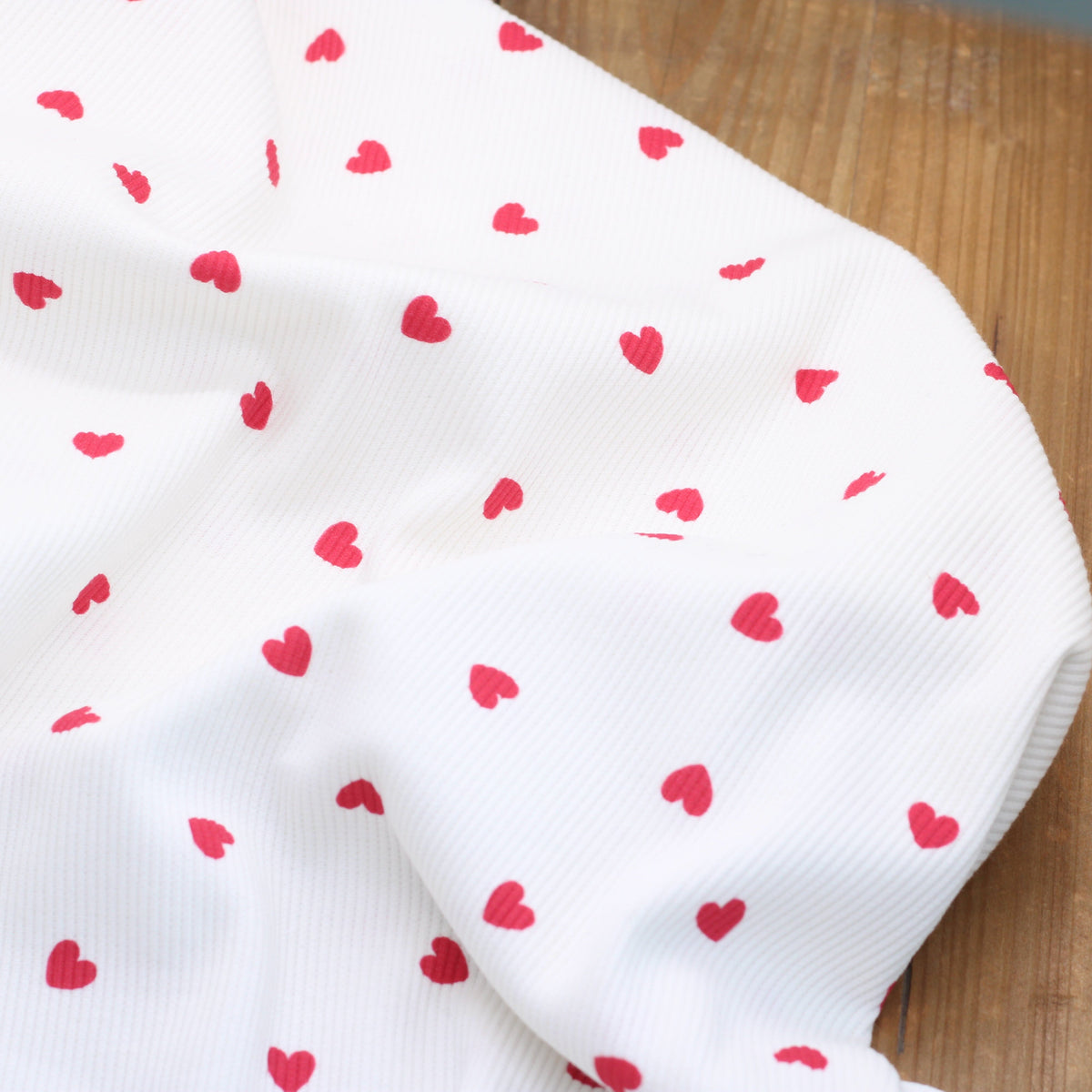 Tissu Jersey de coton côtelé - COEURS ROUGES - Ecru (Vendu x10cm) Tissus Sélection Gaspard & Léonie | Gaspard et Léonie Tissus en ligne et Mercerie à Toulouse