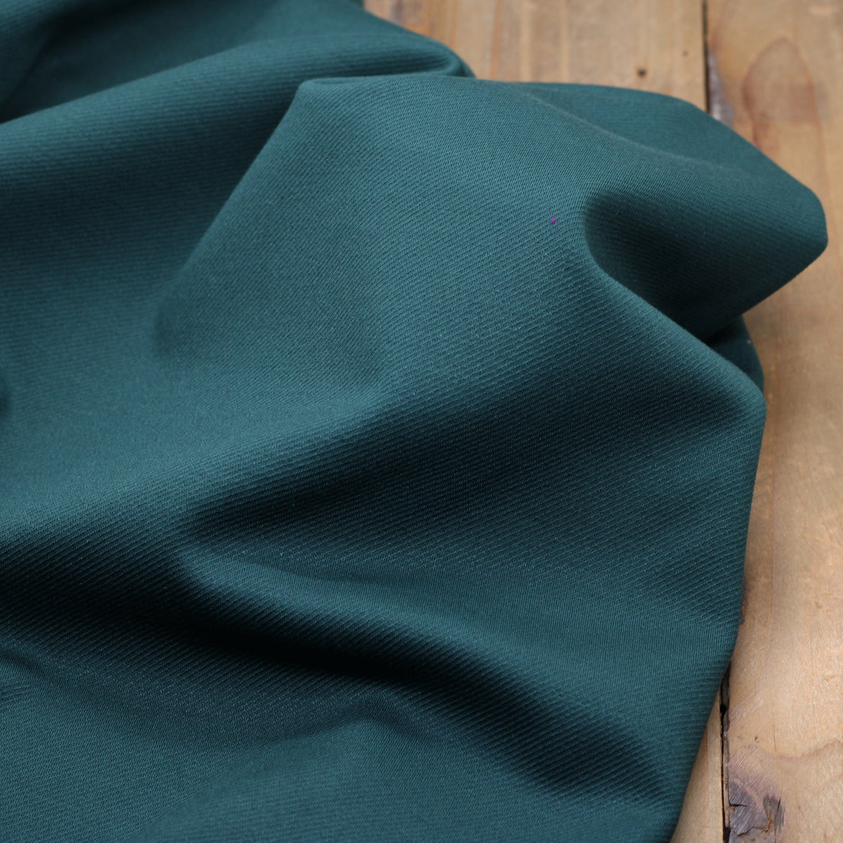 Tissu Jersey Milano Twill uni - Vert sapin (Vendu x10cm) Tissus L'atelier de Gaspard et Léonie | Gaspard et Léonie Tissus en ligne et Mercerie à Toulouse