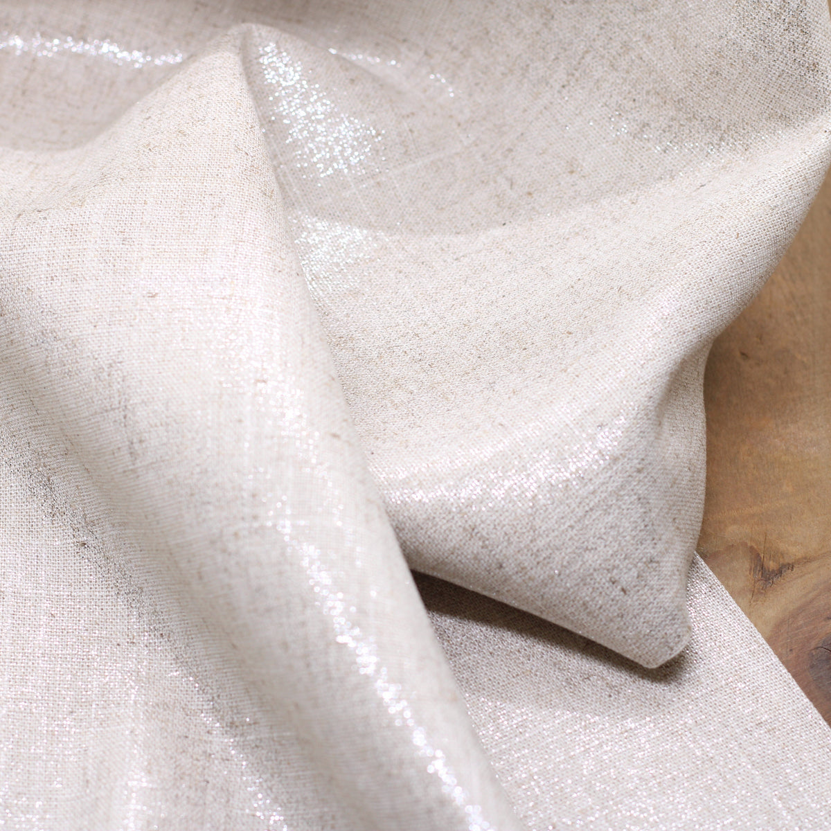 Tissu Lin Viscose Uni - Naturel irisé Or Argent (Vendu x10cm) Tissus Sélection Gaspard & Léonie | Gaspard et Léonie Tissus en ligne et Mercerie à Toulouse