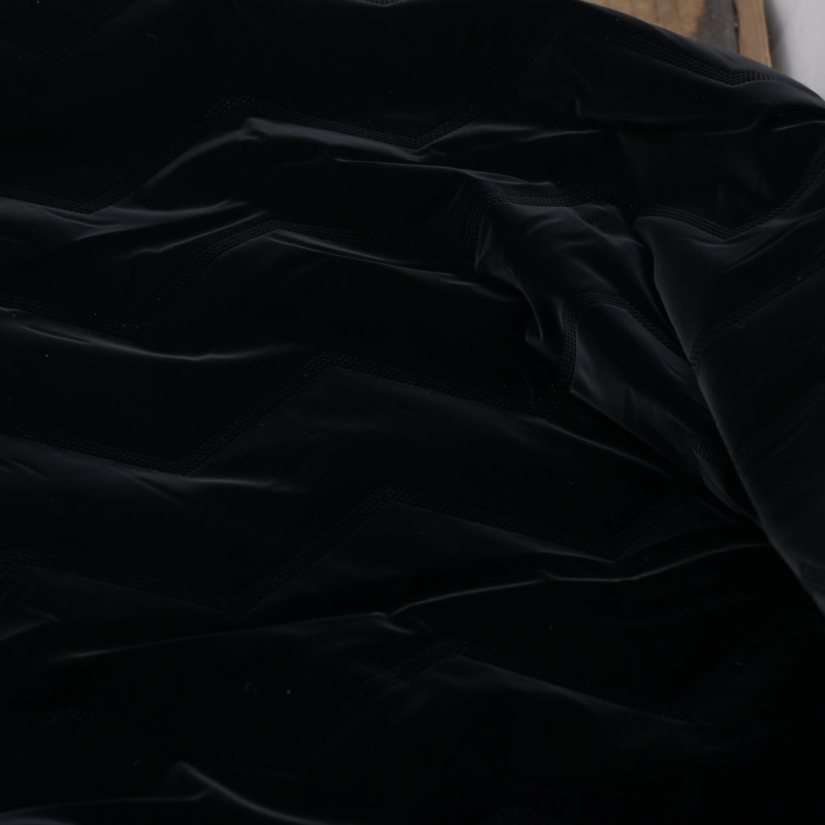 Tissu Matelassé - Noir (Vendu x10cm) Tissus KATIA | Gaspard et Léonie Tissus en ligne et Mercerie à Toulouse