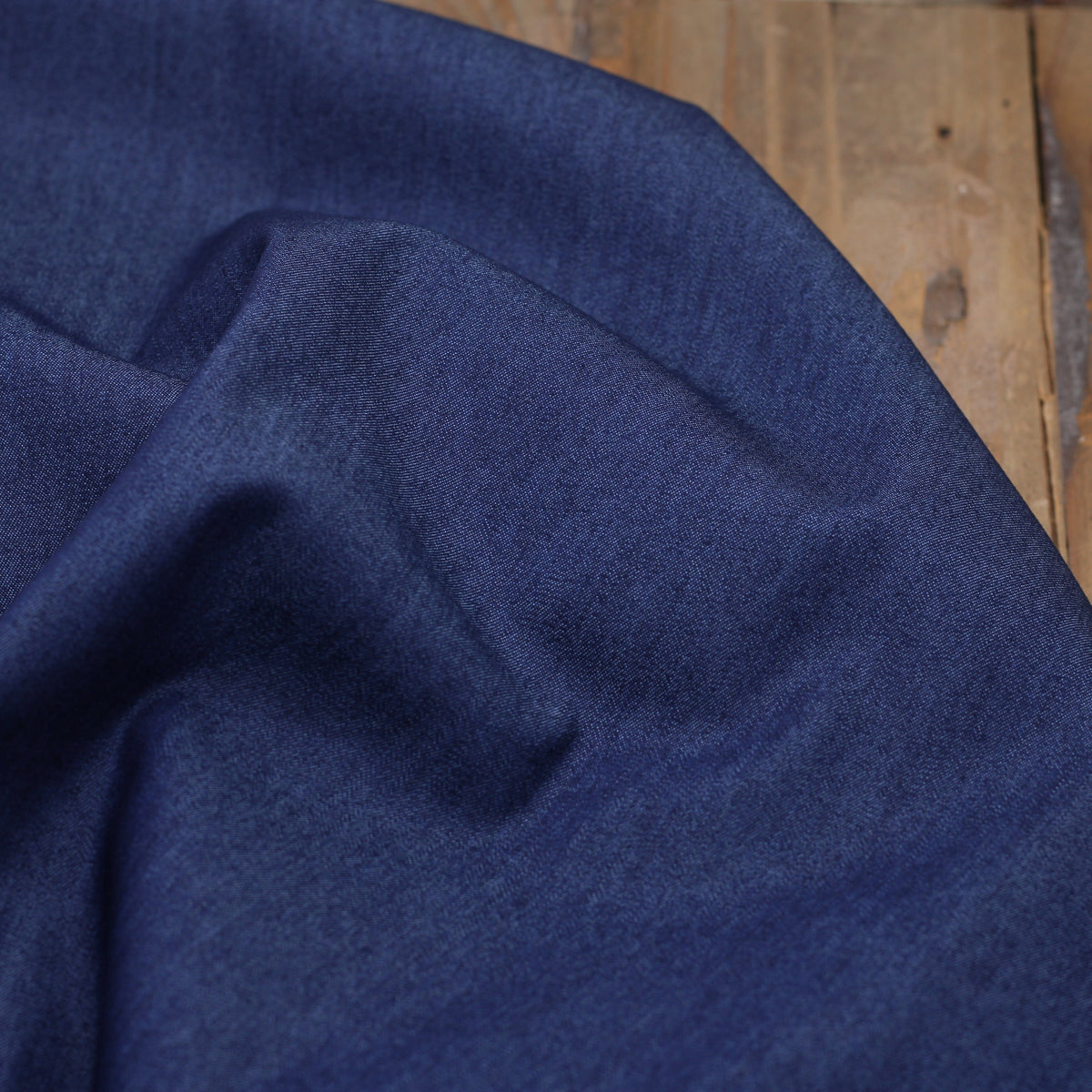 Tissu popeline de Coton Denim léger - Bleu Brut (Vendu x10cm) Tissus Sélection Gaspard & Léonie | Gaspard et Léonie Tissus en ligne et Mercerie à Toulouse