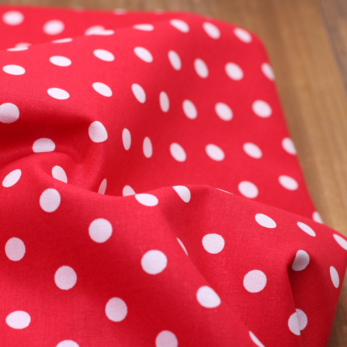 Tissu popeline de coton- POIS - Rouge (Vendu x10cm) Tissus POPPY Designed For You | Gaspard et Léonie Tissus en ligne et Mercerie à Toulouse