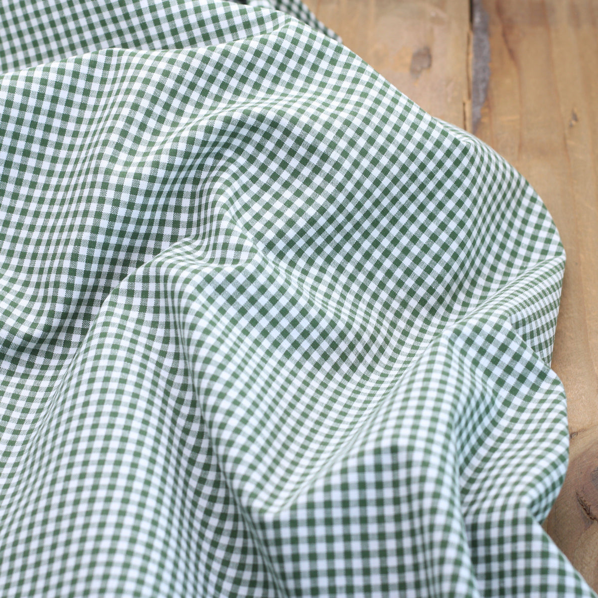 Tissu popeline de coton VICHY - Vert foret (Vendu x10cm) Tissus Sélection Gaspard & Léonie | Gaspard et Léonie Tissus en ligne et Mercerie à Toulouse