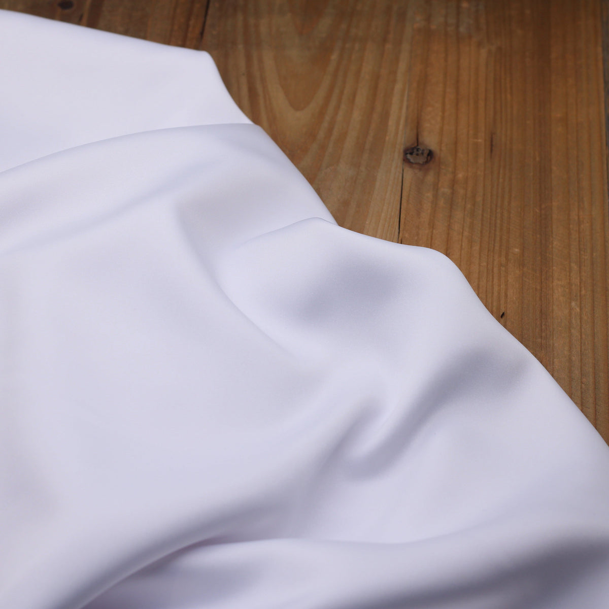 Tissu satin Duchesse uni - Blanc (Vendu x10cm) Tissus Sélection Gaspard & Léonie | Gaspard et Léonie Tissus en ligne et Mercerie à Toulouse