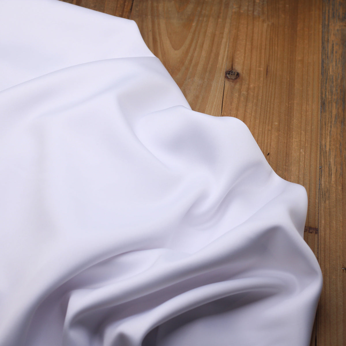 Tissu satin Duchesse uni - Blanc (Vendu x10cm) Tissus Sélection Gaspard & Léonie | Gaspard et Léonie Tissus en ligne et Mercerie à Toulouse