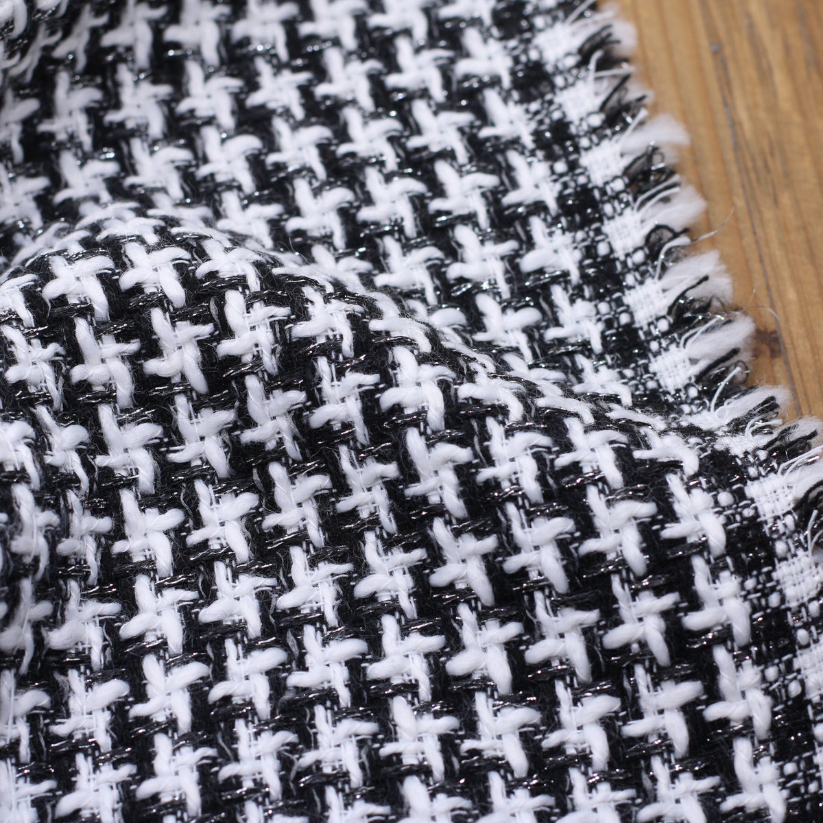 Tissu Tweed pied de poule - MONA - Noir/Argenté (Vendu x10cm) Tissus Sélection Gaspard & Léonie | Gaspard et Léonie Tissus en ligne et Mercerie à Toulouse