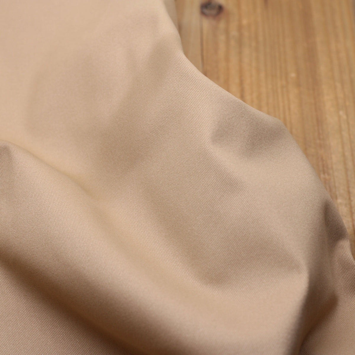 Tissu Twill de coton brossé stretch - CHINO - Beige (Vendu par 10cm) Tissus Sélection Gaspard & Léonie | Gaspard et Léonie Tissus en ligne et Mercerie à Toulouse