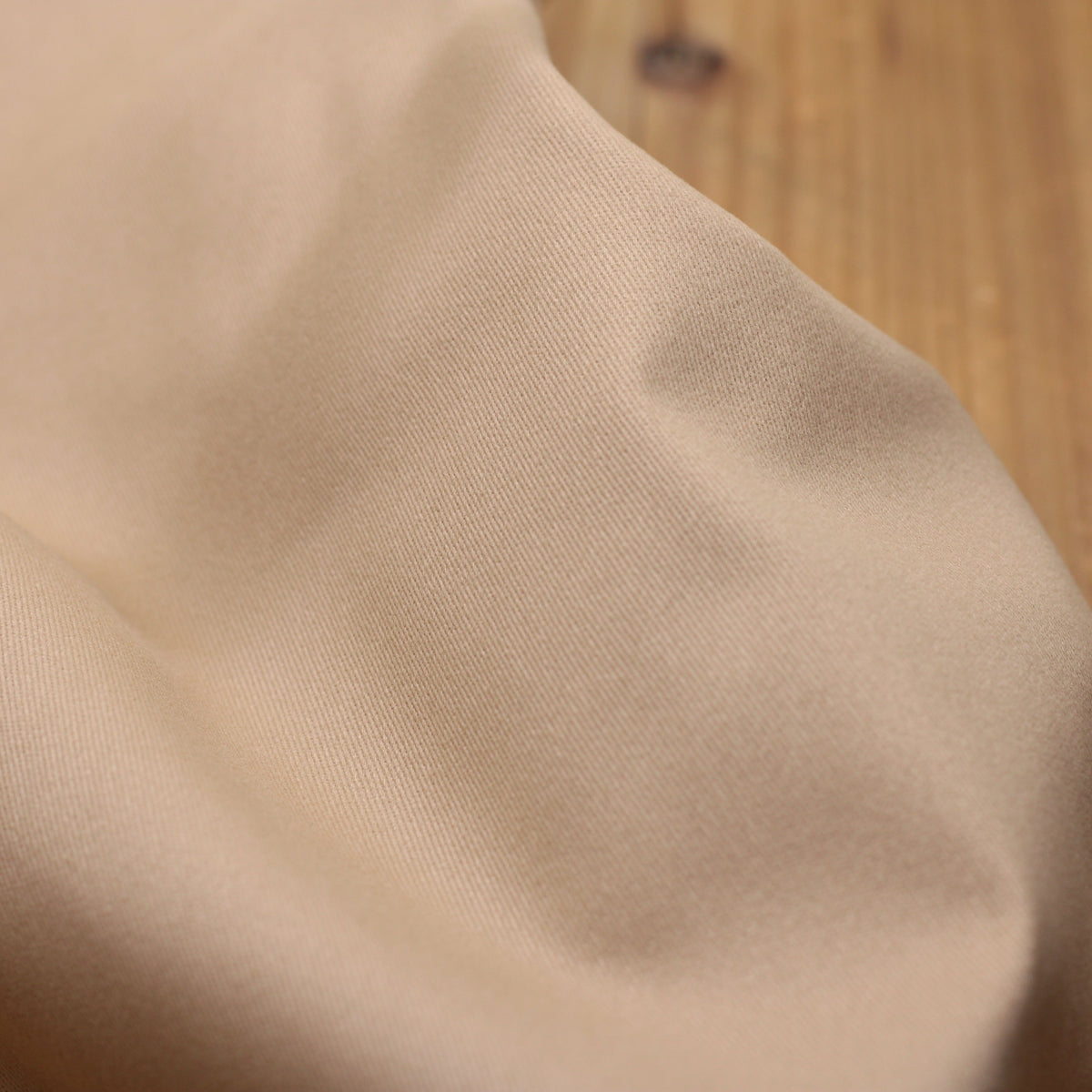 Tissu Twill de coton brossé stretch - CHINO - Beige (Vendu par 10cm) Tissus Sélection Gaspard & Léonie | Gaspard et Léonie Tissus en ligne et Mercerie à Toulouse