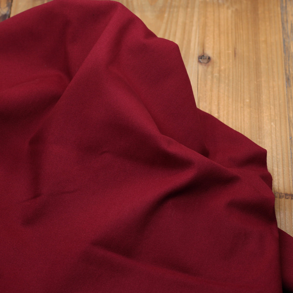 Tissu Twill de coton brossé stretch - CHINO - Rouge bordeaux (Vendu par 10cm) Tissus Sélection Gaspard & Léonie | Gaspard et Léonie Tissus en ligne et Mercerie à Toulouse