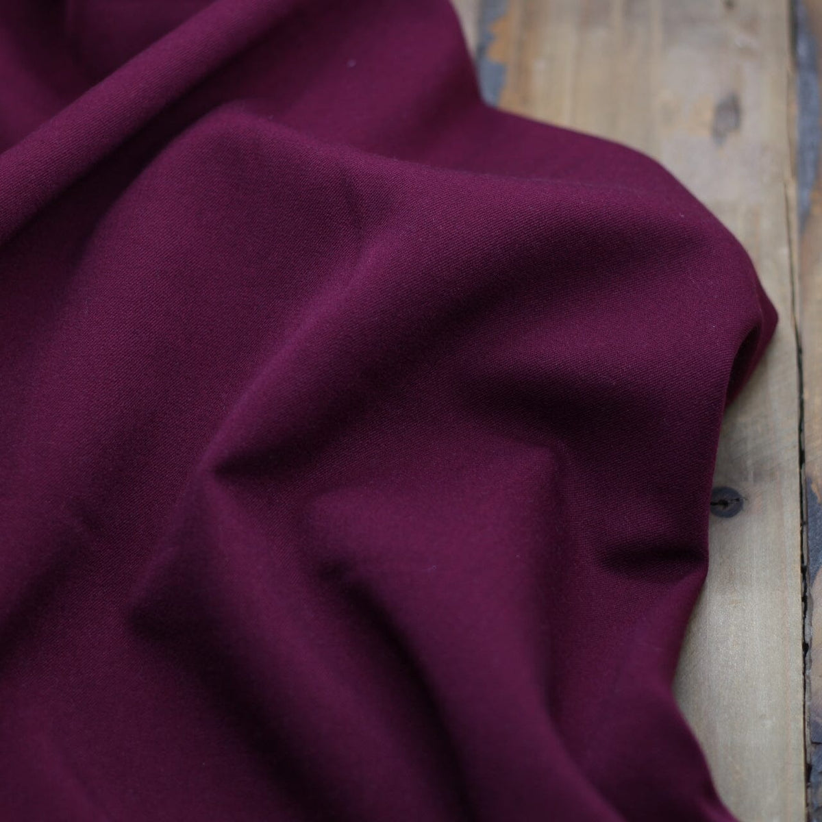 Tissu Twill Uni Stretch- Bordeaux lie de vin (Vendu x10cm) Tissus Sélection Gaspard & Léonie | Gaspard et Léonie Tissus en ligne et Mercerie à Toulouse