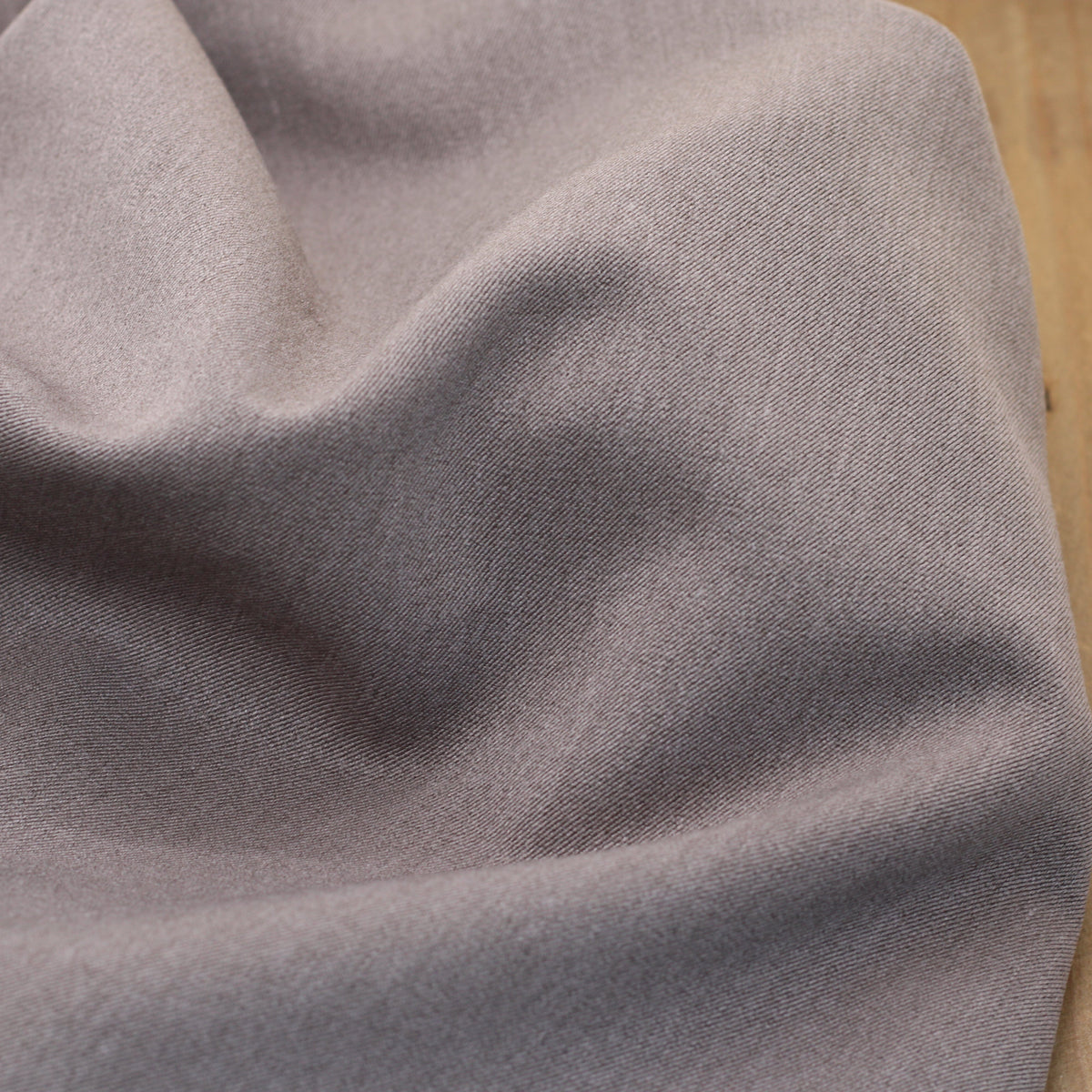 Tissu Twill Uni Stretch-Marron Glacé (Vendu x10cm) Tissus Sélection Gaspard & Léonie | Gaspard et Léonie Tissus en ligne et Mercerie à Toulouse