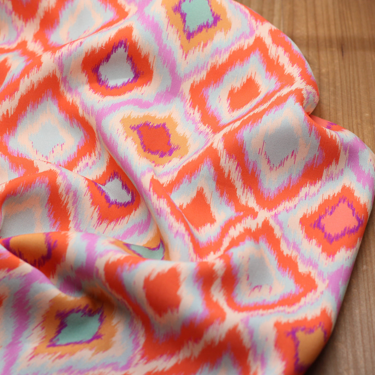 Tissu Viscose - ABSTRACT LOSANGES - Orange (vendu x10cm) Tissus Sélection Gaspard & Léonie | Gaspard et Léonie Tissus en ligne et Mercerie à Toulouse