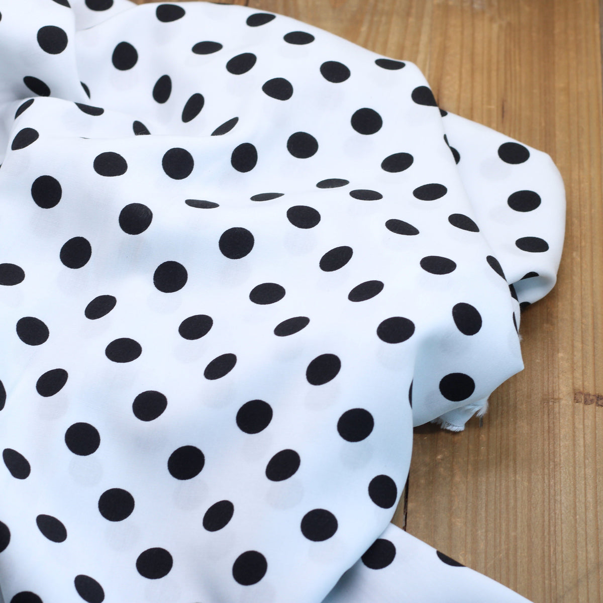Tissu viscose Pois - Noir/Blanc (Vendu x10cm) Tissus Sélection Gaspard & Léonie | Gaspard et Léonie Tissus en ligne et Mercerie à Toulouse