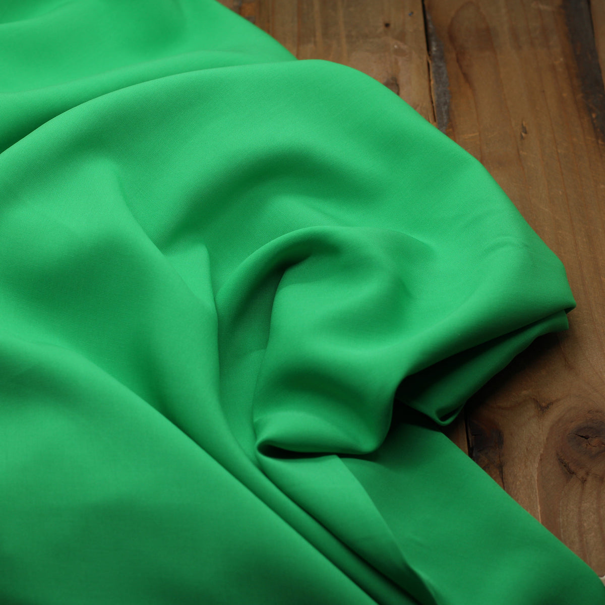 Tissu Viscose Unie - Vert prairie (Vendu x10cm) Tissus Sélection Gaspard & Léonie | Gaspard et Léonie Tissus en ligne et Mercerie à Toulouse