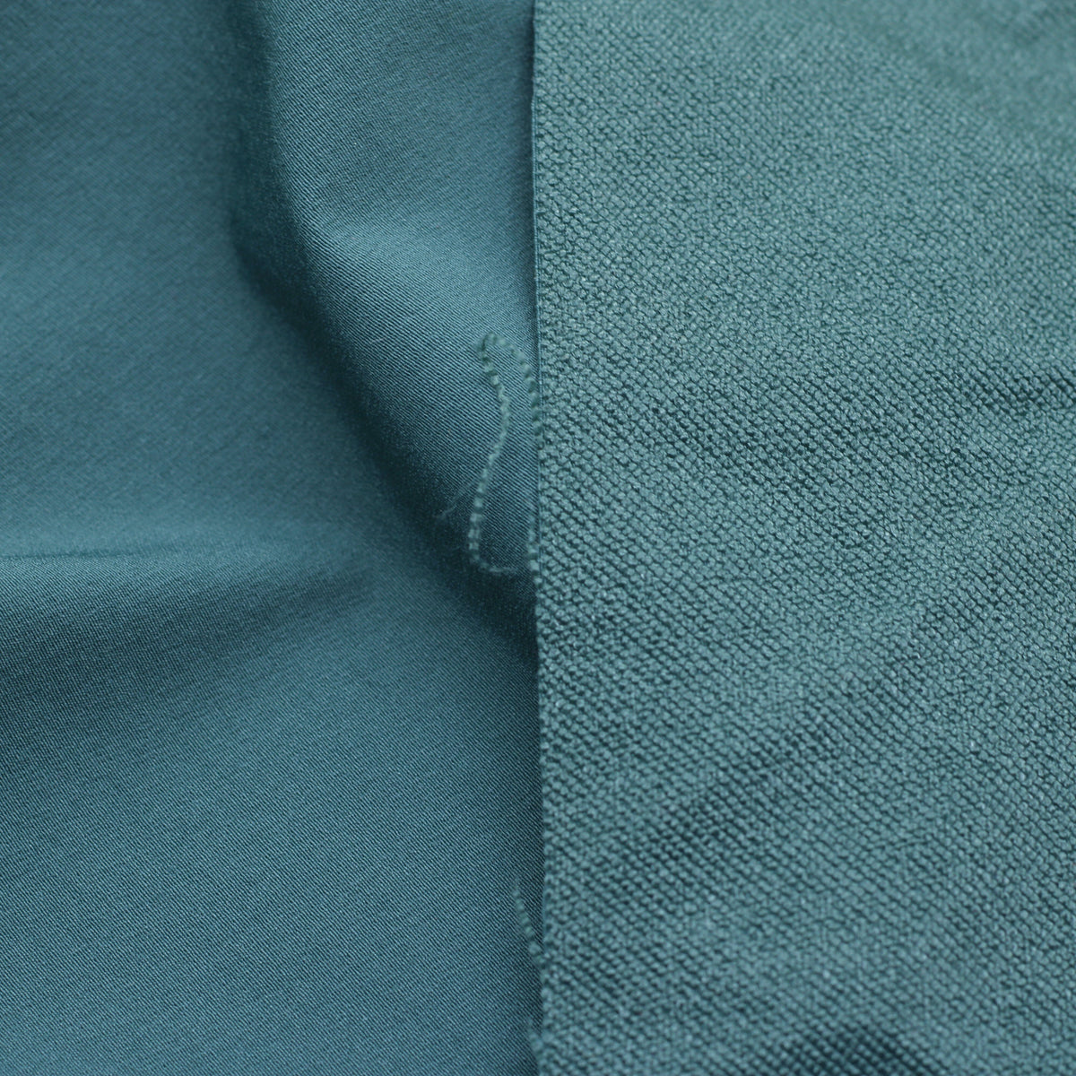 Tissu Waterproof Imperméable - Vert forêt (vendu x10cm) Tissus Sélection Gaspard & Léonie | Gaspard et Léonie Tissus en ligne et Mercerie à Toulouse