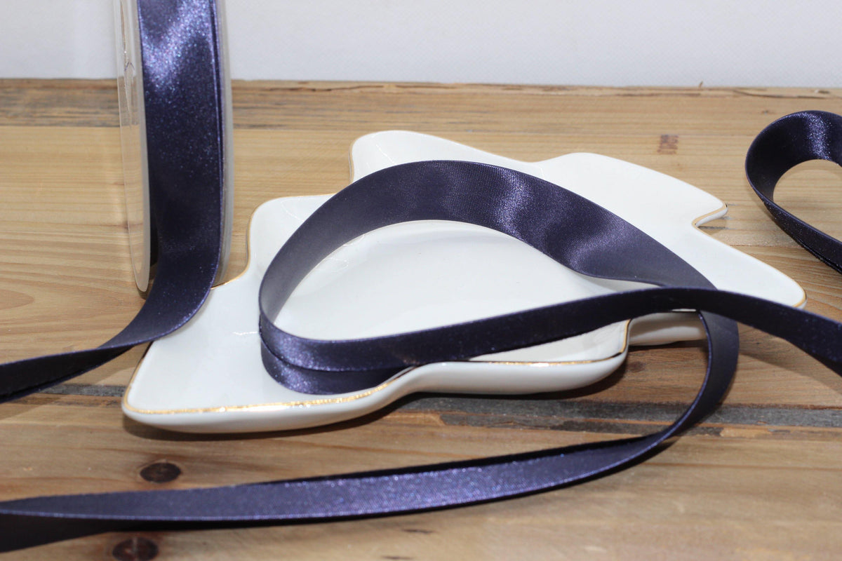 Biais Satin uni COL:37 18mm Bleu marine (Vendu x10cm) - L'atelier de Gaspard et Léonie