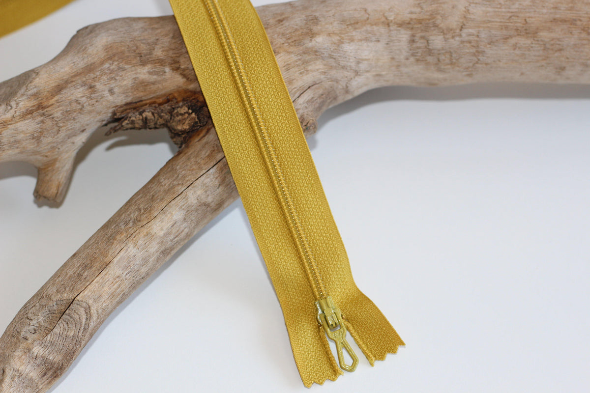 Fermeture Eclair Spirale Jaune Anis- Non Séparable Z51 685 - L'atelier de Gaspard et Léonie