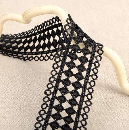 Guipure Géométrique noir 42mm (Vendu x10cm) Mercerie L'atelier de Gaspard et Léonie | Gaspard et Léonie Tissus Mercerie Toulouse