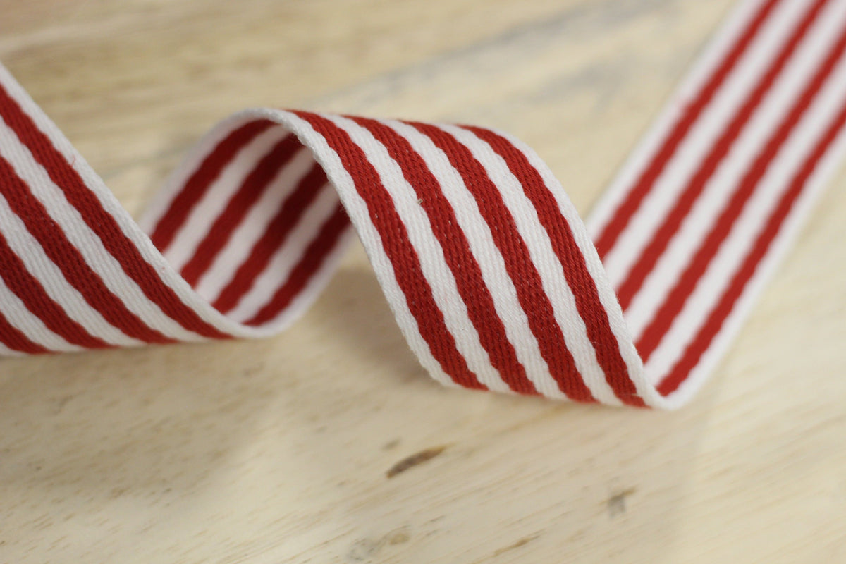 Sangle rayée 38mm Blanc/rouge (Vendu x10cm) Mercerie Sélection Gaspard & Léonie | Gaspard et Léonie Tissus Mercerie Toulouse