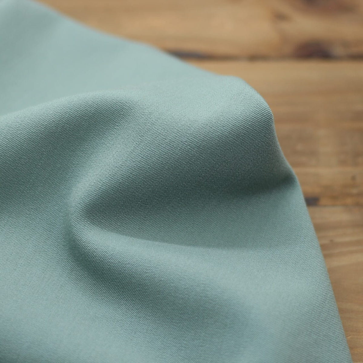 Tissu Twill Uni Stretch- Vert amande (Vendu x10cm) Tissus Sélection Gaspard & Léonie | Gaspard et Léonie Tissus en ligne et Mercerie à Toulouse