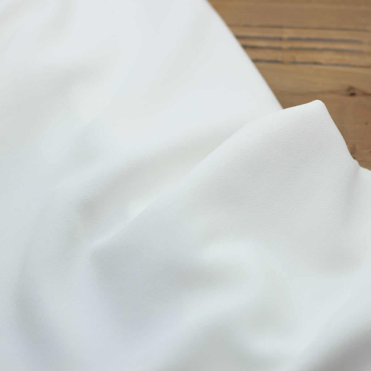 Tissu Viscose Unie - Blanc cassé (Vendu x10cm) Tissus Sélection Gaspard & Léonie | Gaspard et Léonie Tissus en ligne et Mercerie à Toulouse