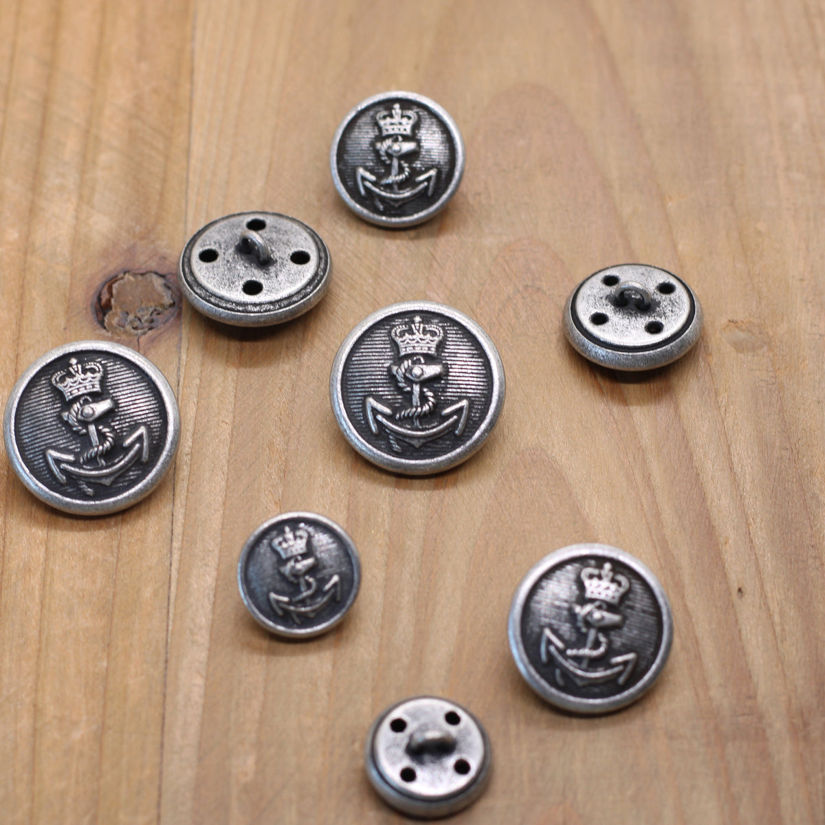 Bouton métallique blazer ENCRE MARINE - Argent Vieilli Mercerie Sélection Gaspard & Léonie | Gaspard et Léonie Tissus en ligne et Mercerie à Toulouse