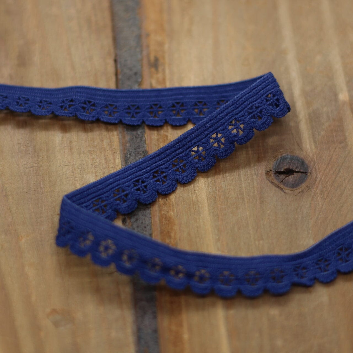Elastique Dentelle à picots lingerie 13mm - Bleu marine (vendu x10cm) Mercerie Sélection Gaspard & Léonie | Gaspard et Léonie Tissus en ligne et Mercerie à Toulouse