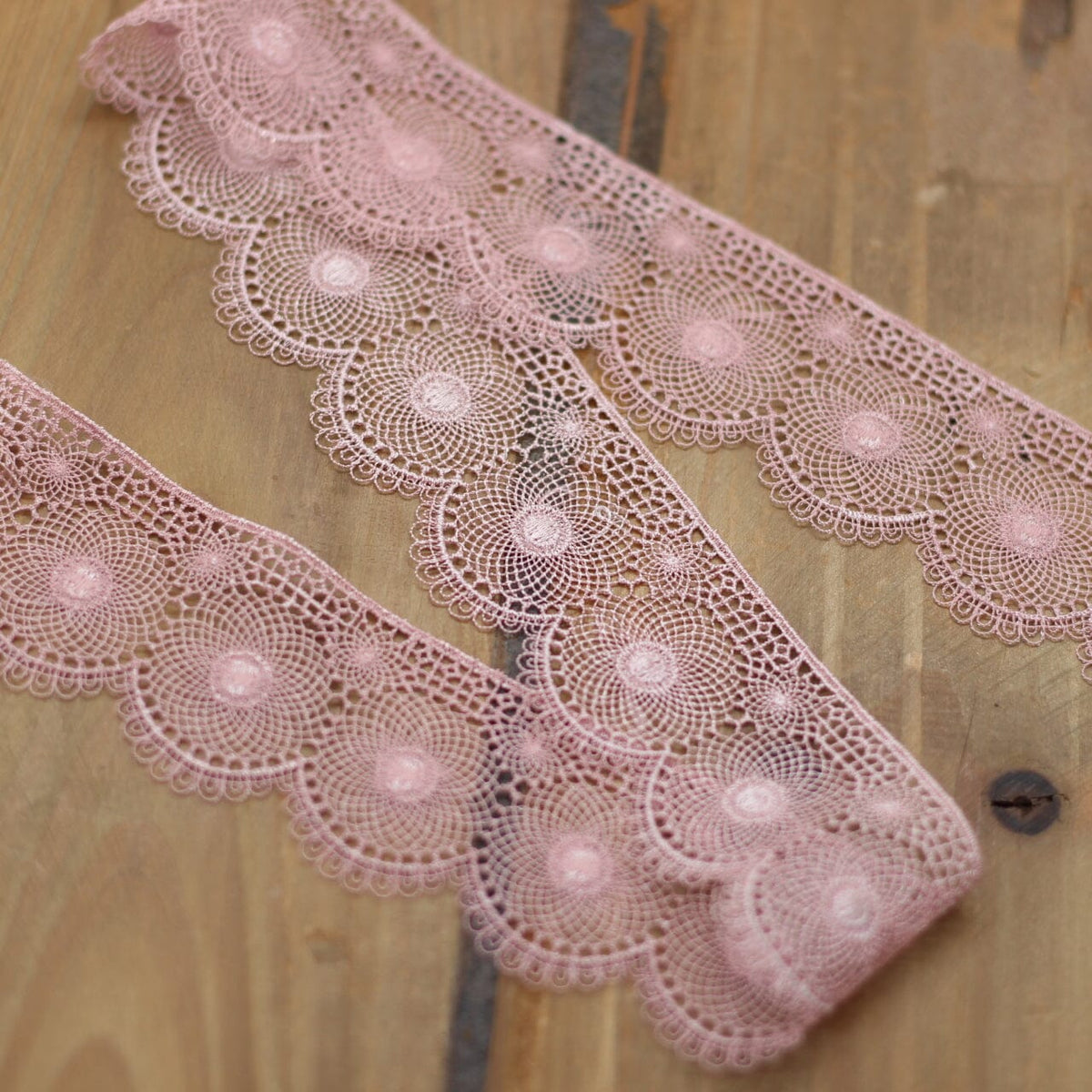 Guipure Dentelle - Vieux rose- 40mm (Vendu x10cm) Mercerie L'atelier de Gaspard et Léonie | Gaspard et Léonie Tissus en ligne et Mercerie à Toulouse