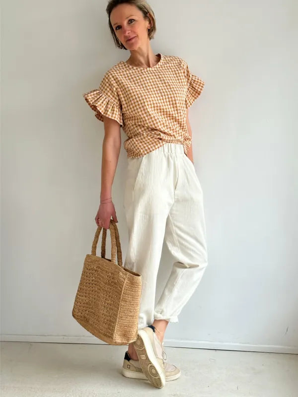 La blouse à volants- Patron de couture pochette - MAISON ESSENTIELLE Patron de couture MAISON ESSENTIELLE | Gaspard et Léonie Tissus en ligne et Mercerie à Toulouse