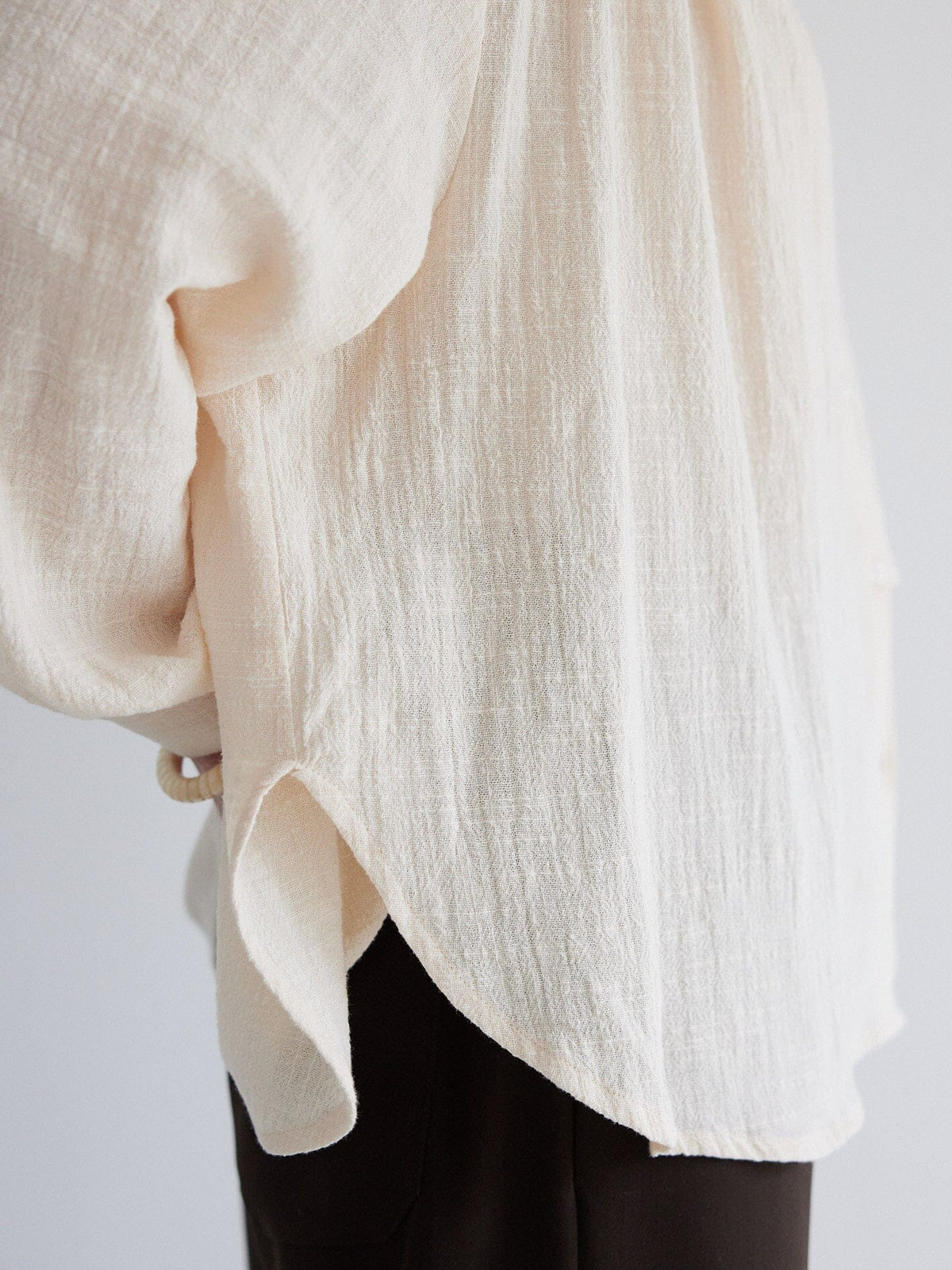 La blouse Allure - Patron de couture pochette - MAISON ESSENTIELLE Patron de couture MAISON ESSENTIELLE | Gaspard et Léonie Tissus en ligne et Mercerie à Toulouse
