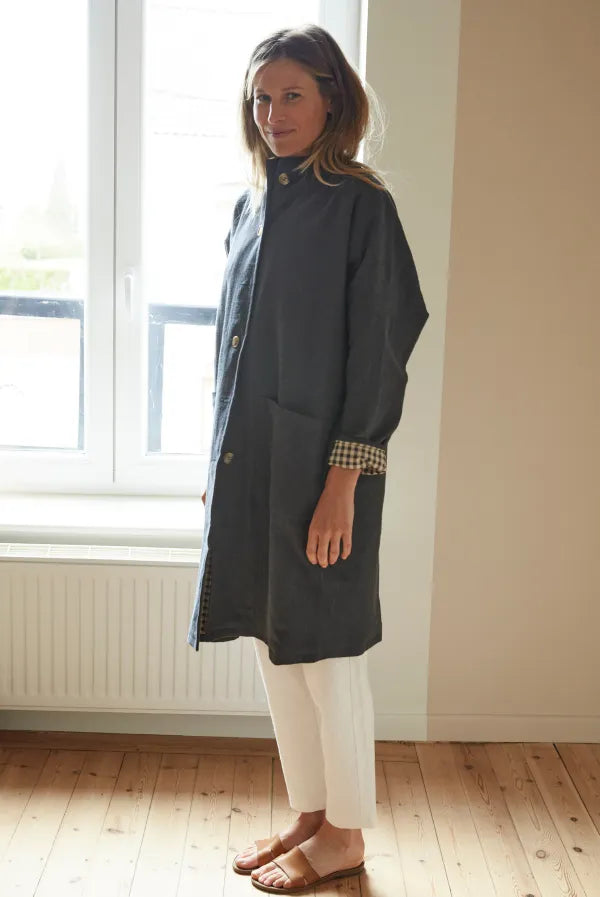 La veste/manteau EVERYDAY - Patron de couture pochette - MAISON ESSENTIELLE Patron de couture MAISON ESSENTIELLE | Gaspard et Léonie Tissus en ligne et Mercerie à Toulouse