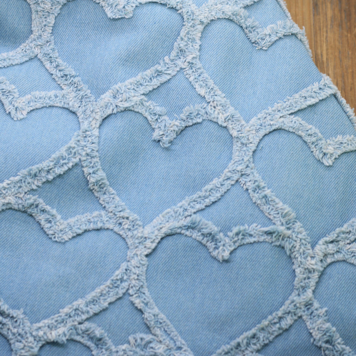 Tissu coton denim - COEURS - Bleu Clair (Vendu x10cm) Tissus Sélection Gaspard & Léonie | Gaspard et Léonie Tissus en ligne et Mercerie à Toulouse