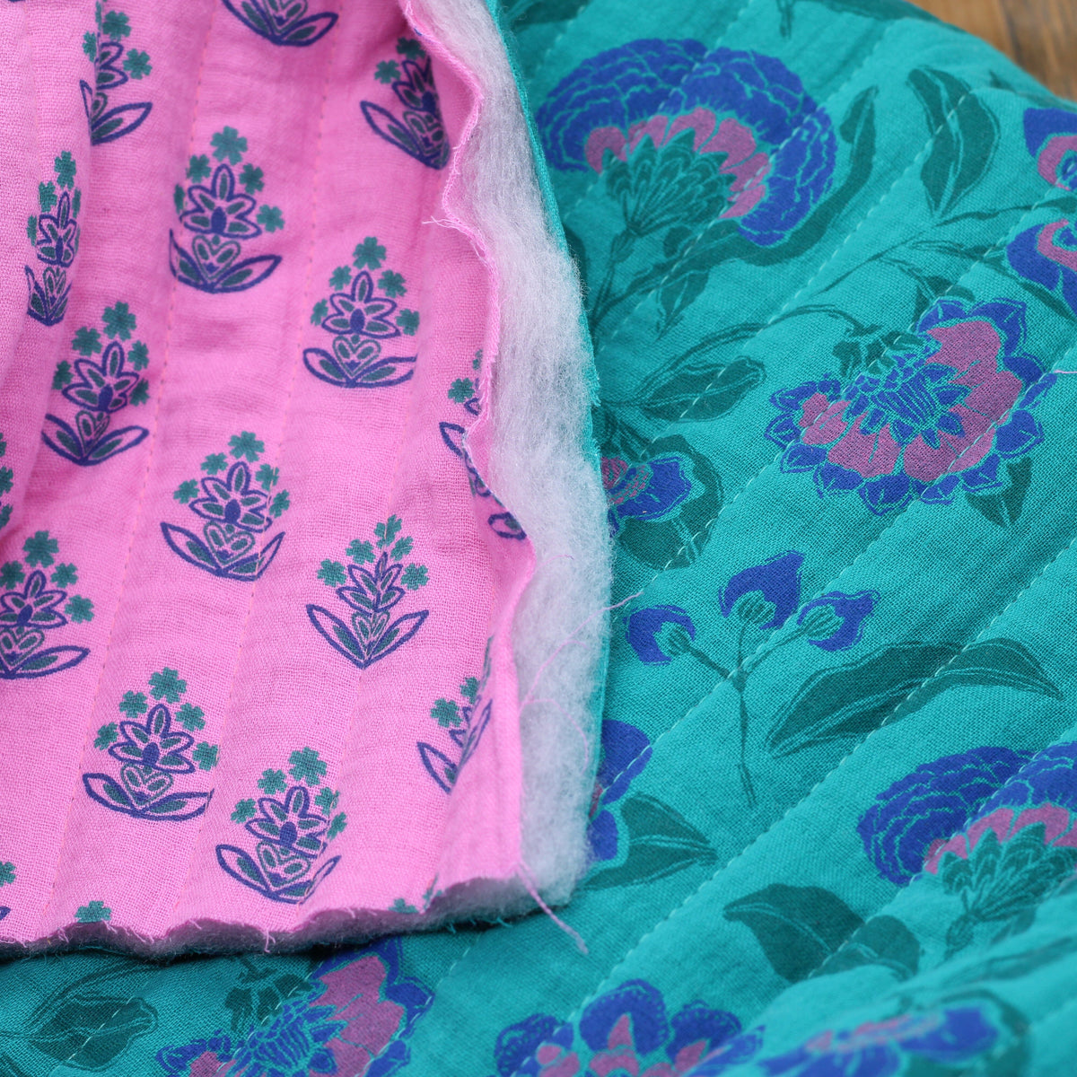 Tissu Double gaze de coton Matelassé FLEURI - Turquoise / Rose (Vendu x10cm) Tissus Sélection Gaspard & Léonie | Gaspard et Léonie Tissus en ligne et Mercerie à Toulouse