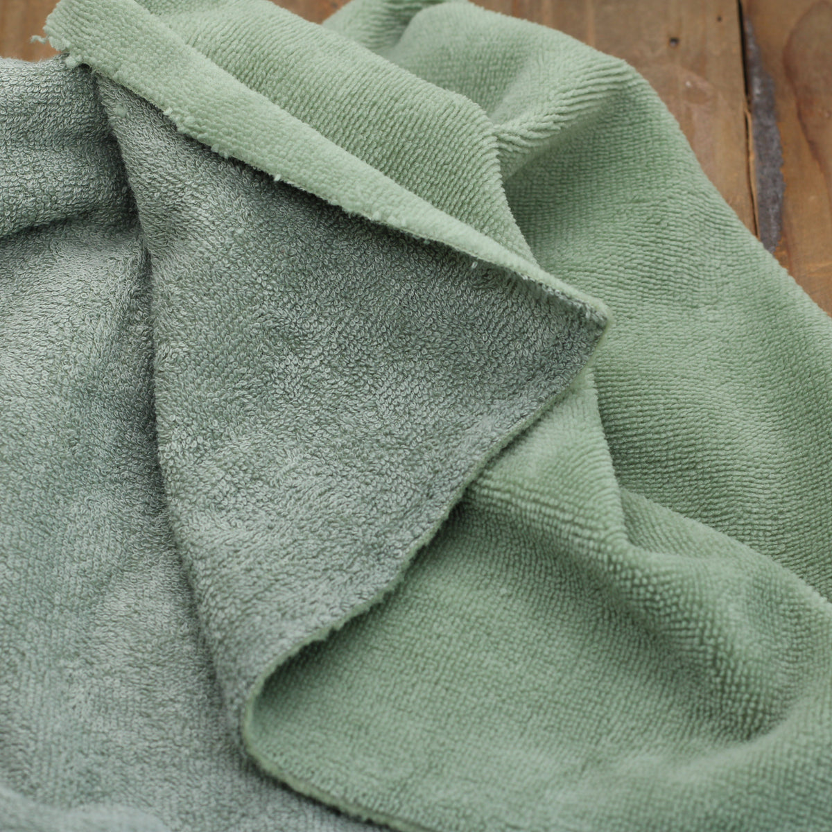 Tissu Eponge Microfibre de bambou - Vert romarin (Vendu x10cm) Tissus Sélection Gaspard & Léonie | Gaspard et Léonie Tissus en ligne et Mercerie à Toulouse