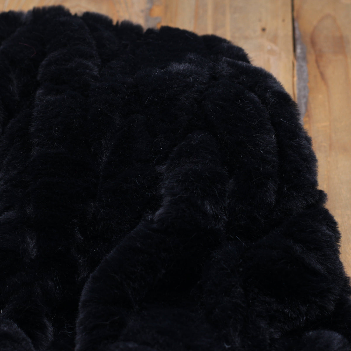 Tissu fausse fourrure - MALOU - Noir (Vendu x10cm) Tissus Sélection Gaspard & Léonie | Gaspard et Léonie Tissus en ligne et Mercerie à Toulouse