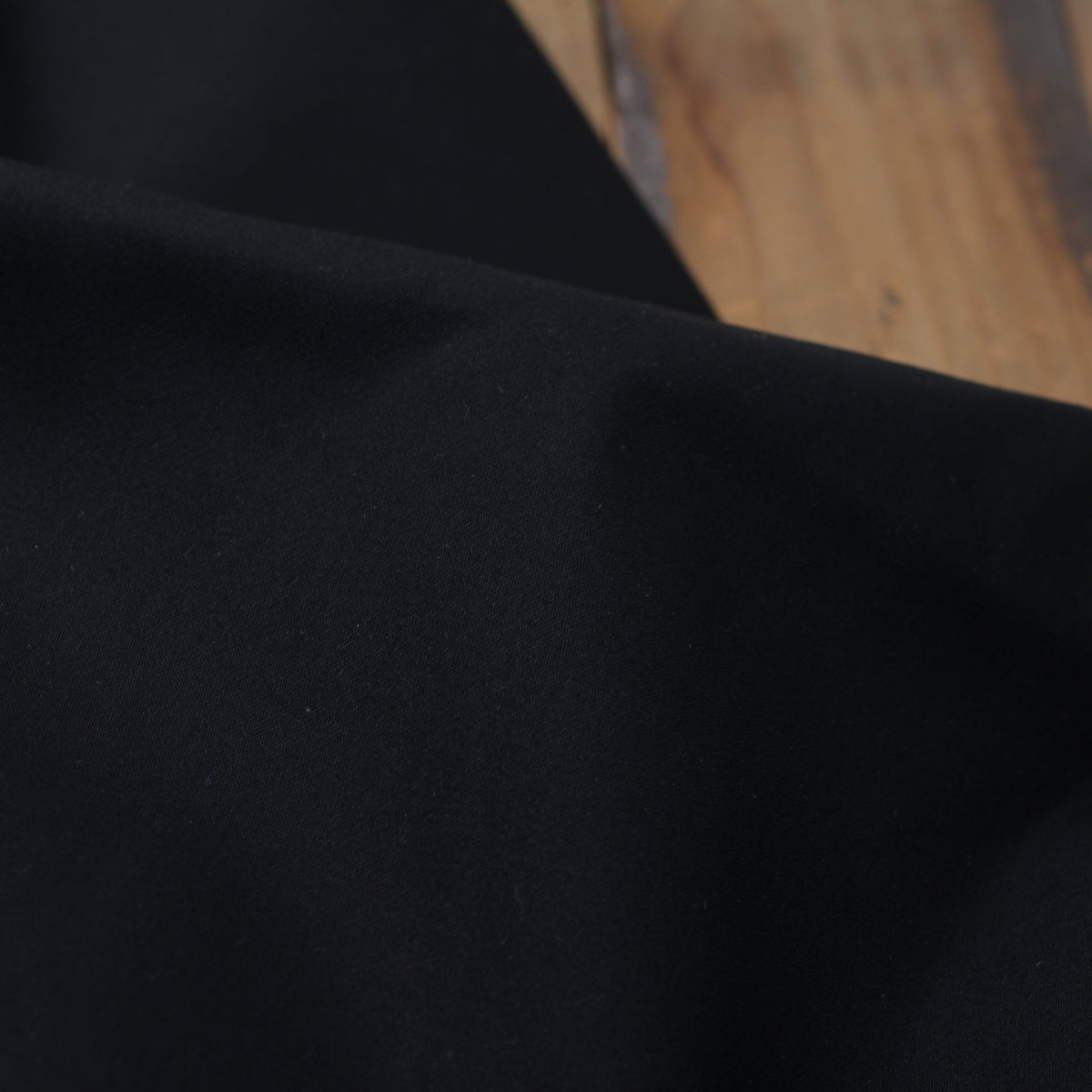 Tissu Fine Gabardine de coton unie Stretch - Noir (Vendu par 10cm) Tissus Sélection Gaspard & Léonie | Gaspard et Léonie Tissus en ligne et Mercerie à Toulouse