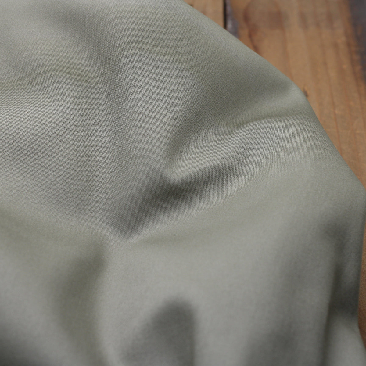 Tissu Fine Gabardine de coton unie Stretch - Vert Kaki (Vendu par 10cm) Tissus Sélection Gaspard & Léonie | Gaspard et Léonie Tissus en ligne et Mercerie à Toulouse