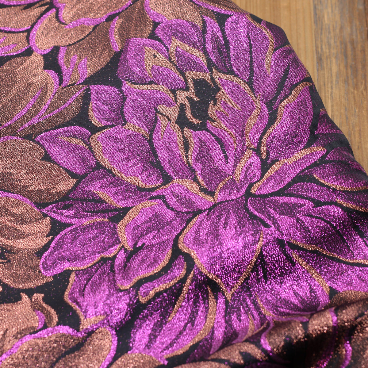 Tissu Jacquard Lurex FLEURI - Violet (Vendu x10cm) Tissus Sélection Gaspard & Léonie | Gaspard et Léonie Tissus en ligne et Mercerie à Toulouse