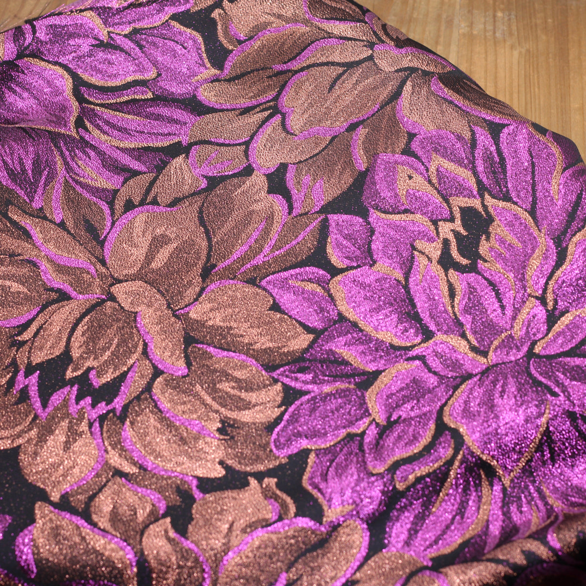 Tissu Jacquard Lurex FLEURI - Violet (Vendu x10cm) Tissus Sélection Gaspard & Léonie | Gaspard et Léonie Tissus en ligne et Mercerie à Toulouse
