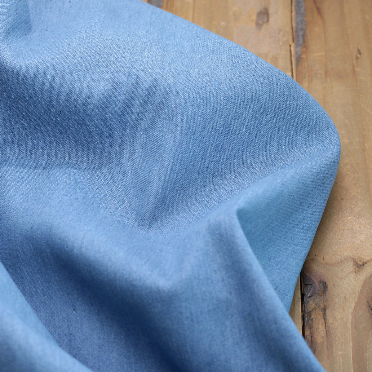 Tissu Jean Denim Stretch- Bleu Clair (Vendu x10cm) Tissus Sélection Gaspard & Léonie | Gaspard et Léonie Tissus en ligne et Mercerie à Toulouse