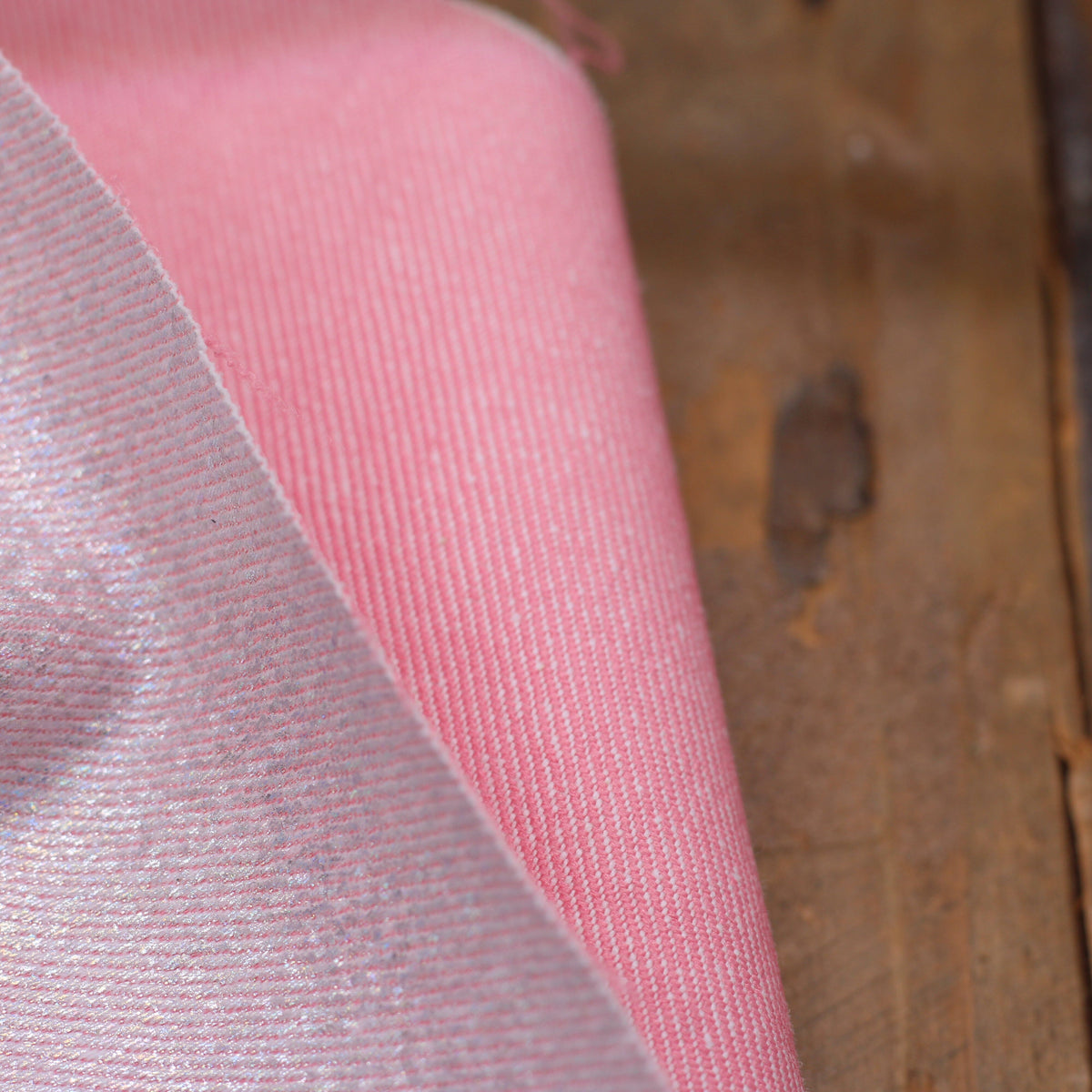 Tissu Jean Stretch irisé 9oz- Baby rose (Vendu x10cm) Tissus Sélection Gaspard & Léonie | Gaspard et Léonie Tissus en ligne et Mercerie à Toulouse